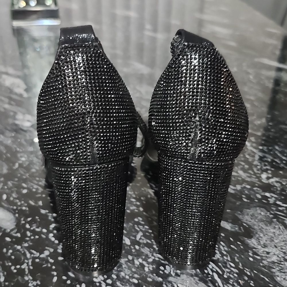 BRAND NEW HERSTYLE STUDDED RHINESTONE EMBELLISHMENTS BLOCK HEEL SANDAL